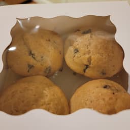Chocolate Chip Muffins thumbnail 3